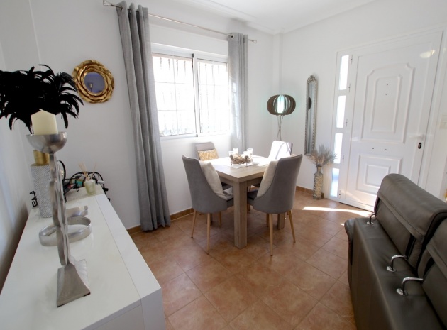 Resale - Villa - Guardamar del Segura - Guardamar - El Raso