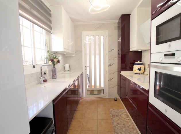 Resale - Villa - Guardamar del Segura - Guardamar - El Raso