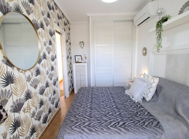 Resale - Villa - Guardamar del Segura - Guardamar - El Raso