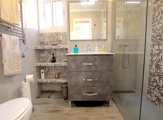 Resale - Villa - Guardamar del Segura - Guardamar - El Raso