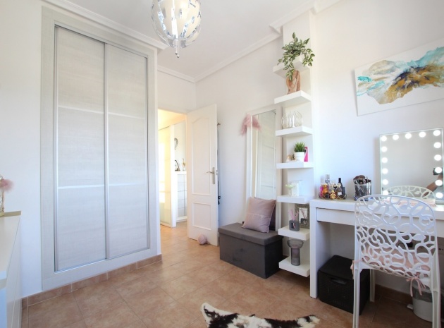 Resale - Villa - Guardamar del Segura - Guardamar - El Raso