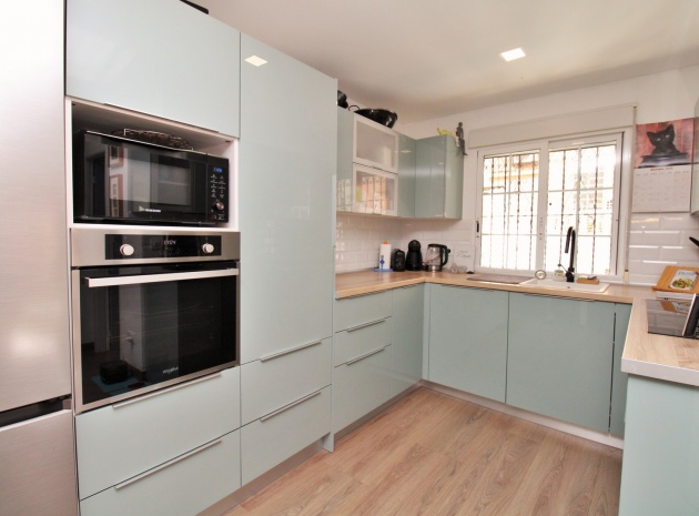 Resale - Villa - Villamartin - El Galan