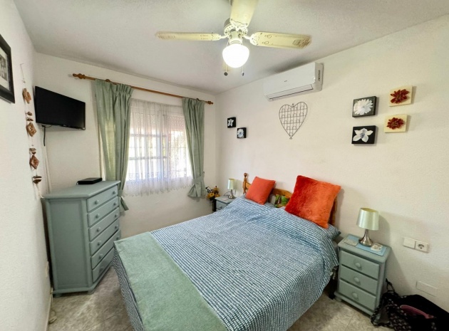 Wiederverkauf - Villa - Punta Prima - Las Barcas