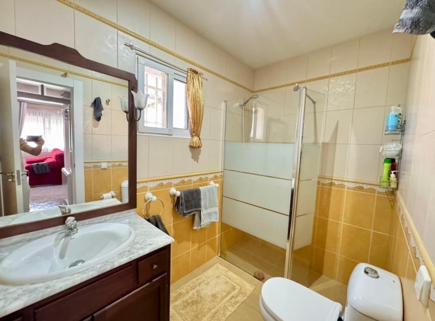 Wiederverkauf - Villa - Punta Prima - Las Barcas