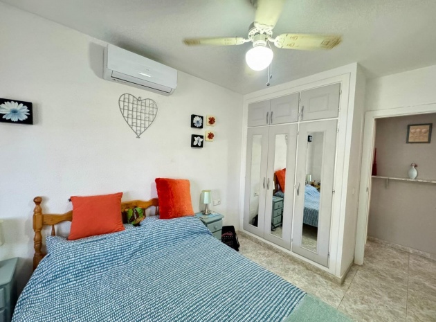 Wiederverkauf - Villa - Punta Prima - Las Barcas