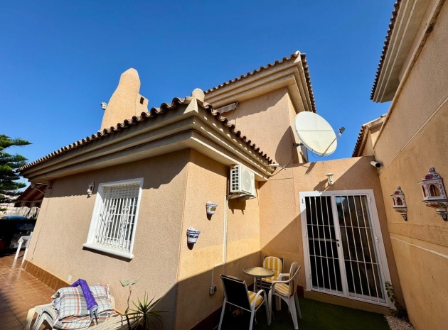 Wiederverkauf - Villa - Punta Prima - Las Barcas