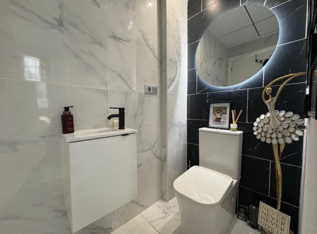 Wiederverkauf - Villa - Villamartin - PAU 26