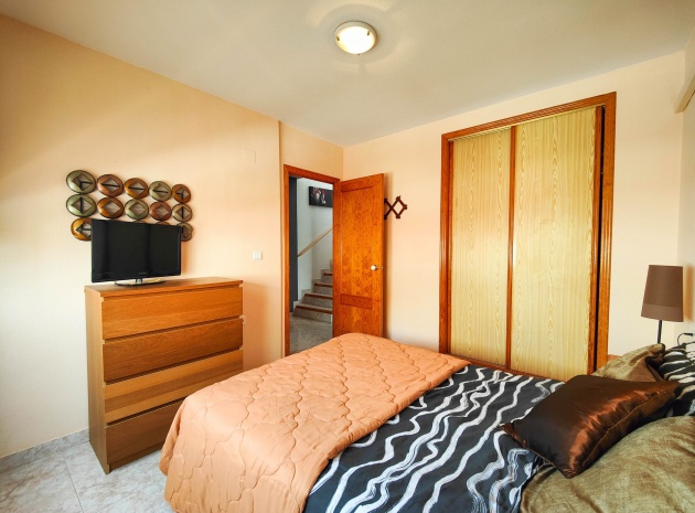 Resale - Villa - Los Altos