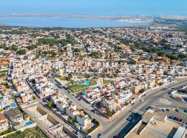 Resale - Villa - Los Altos