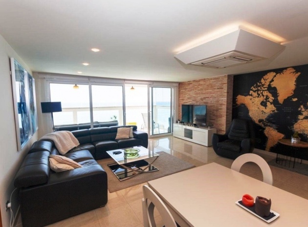 Resale - Apartment - Torrevieja - 1st line to the sea