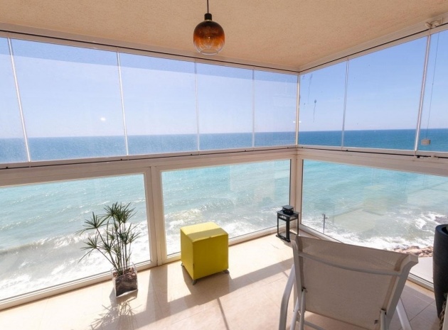 Resale - Apartment - Torrevieja - 1st line to the sea