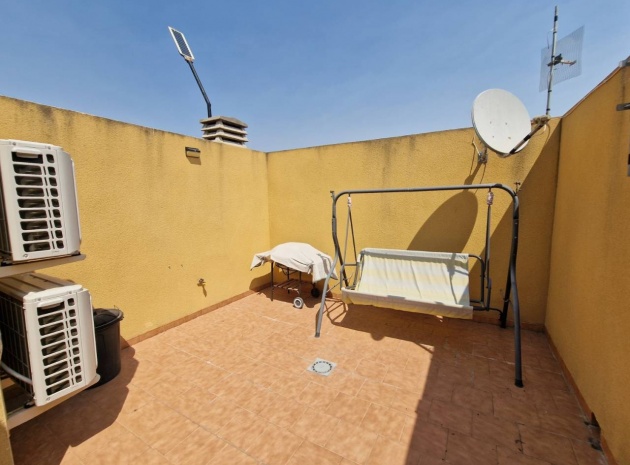 Resale - Apartment - Daya Nueva