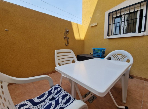 Resale - Apartment - Daya Nueva