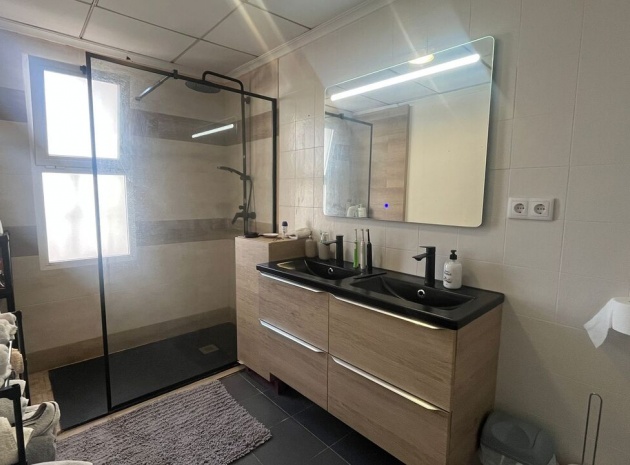 Återförsäljning - Radhus - Algorfa