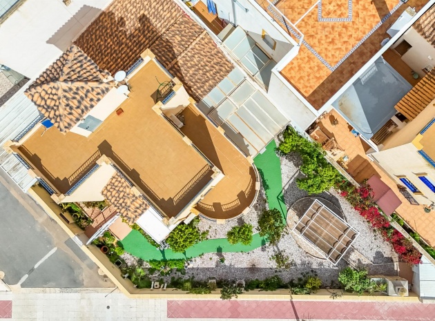 Wiederverkauf - Villa - Orihuela Costa - La Zenia- Orihuela costa