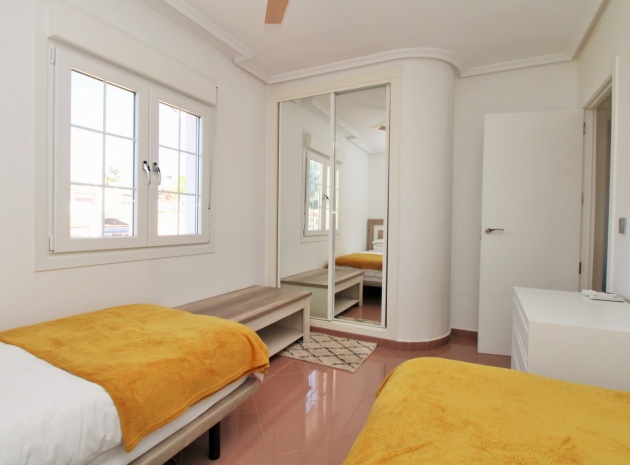 Resale - Townhouse - Villamartin - Los Dolses