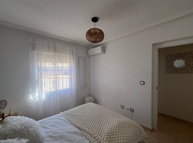 Återförsäljning - Villa - Punta Prima - serena