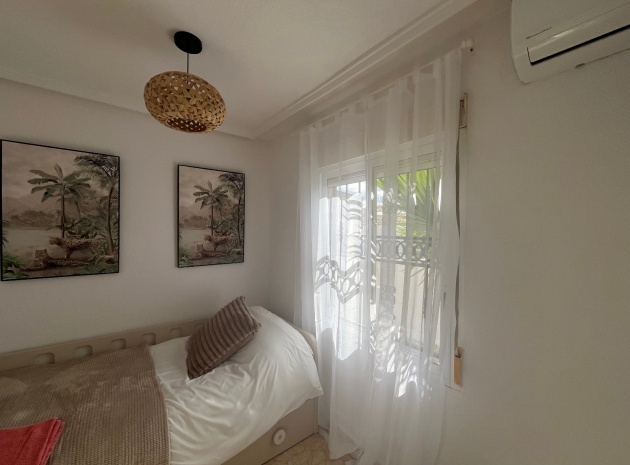 Återförsäljning - Villa - Punta Prima - serena