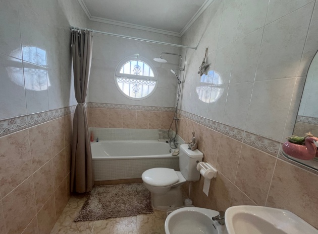 Återförsäljning - Villa - Punta Prima - serena