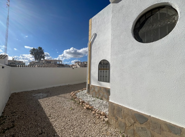 Återförsäljning - Villa - Punta Prima - serena