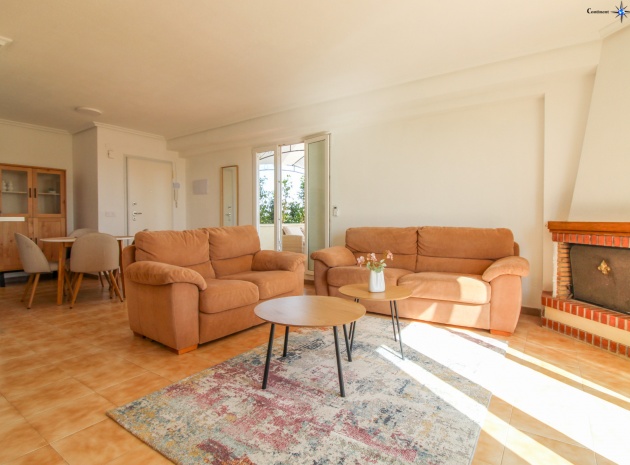 Resale - Apartment - Punta Prima - Beachside