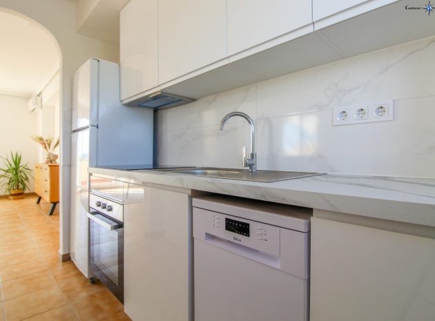 Resale - Apartment - Punta Prima - Beachside