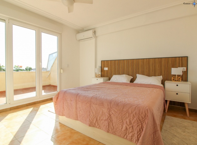 Resale - Apartment - Punta Prima - Beachside