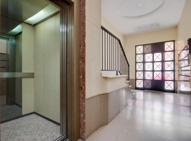 Resale - Apartment - Torrevieja - Beachside Torrevieja