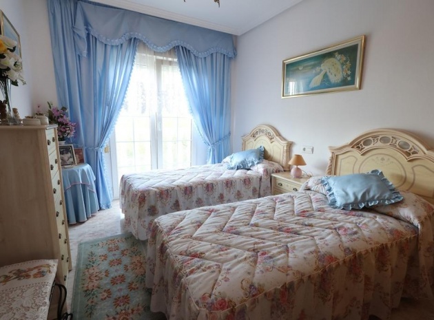 Resale - Villa - Villamartin - las filipinas