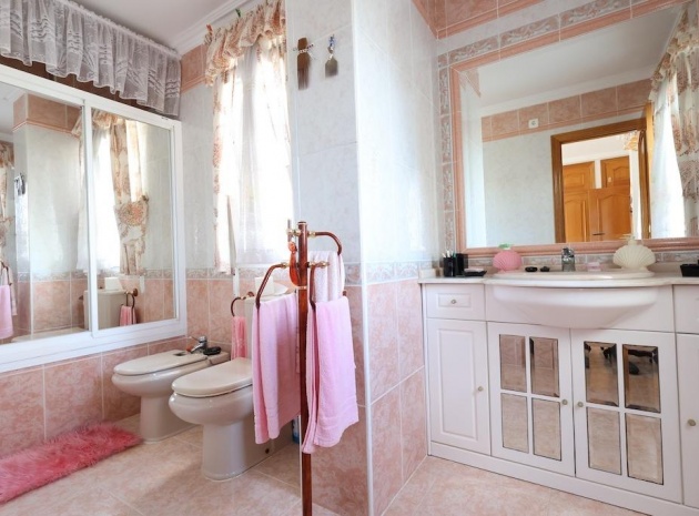 Resale - Villa - Villamartin - las filipinas