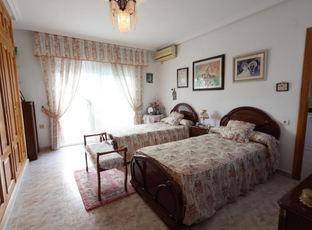 Resale - Villa - Villamartin - las filipinas