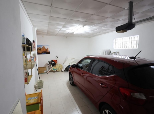 Resale - Villa - Villamartin - las filipinas