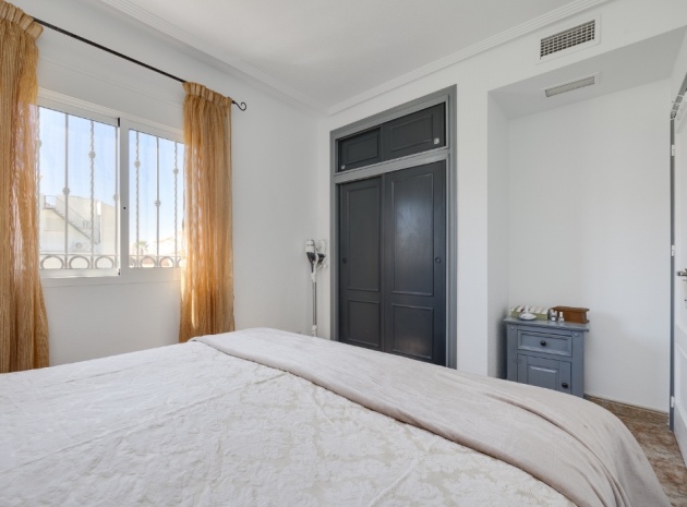 Återförsäljning - Radhus - Punta Prima