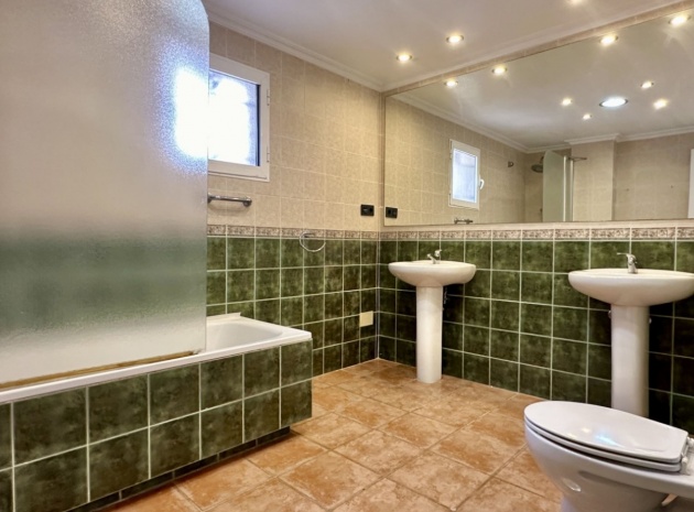 Resale - Villa - Villamartin - las filipinas