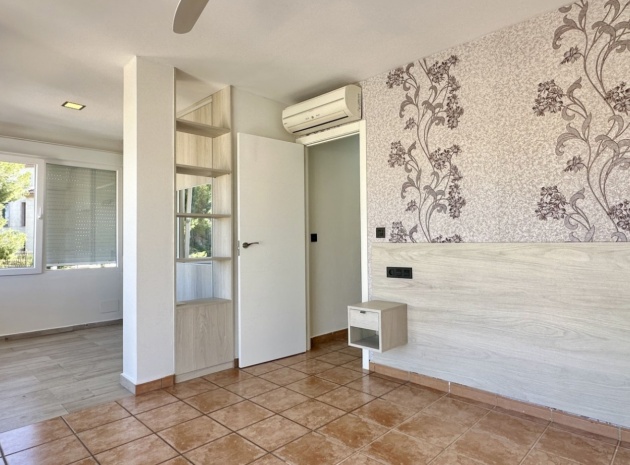 Resale - Villa - Villamartin - las filipinas