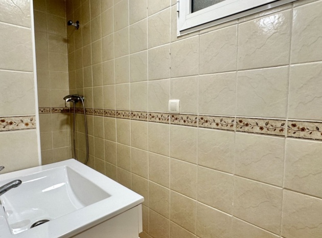 Resale - Villa - Villamartin - las filipinas