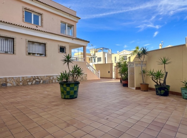 Resale - Villa - Villamartin - las filipinas