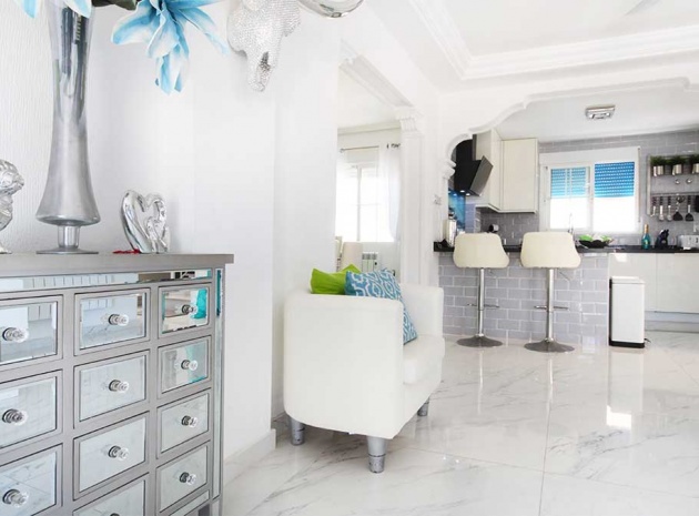 Resale - Villa - Villamartin - bosque de las lomas