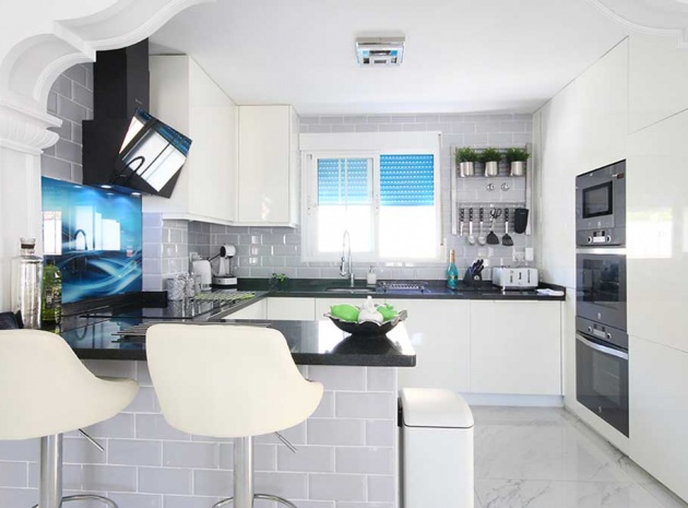 Resale - Villa - Villamartin - bosque de las lomas