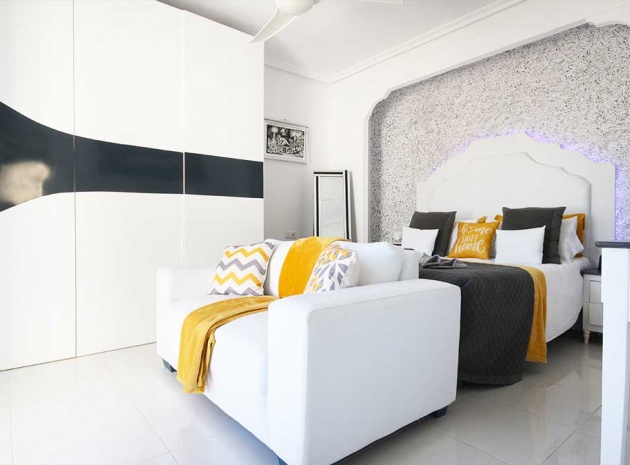 Resale - Villa - Villamartin - bosque de las lomas