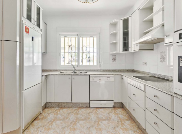 Resale - Villa - Pinar de Campoverde