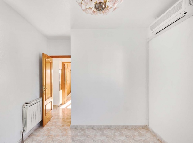 Resale - Villa - Pinar de Campoverde