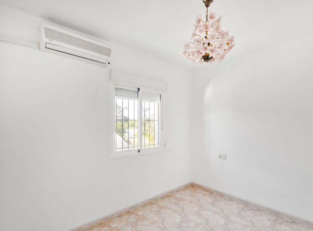 Resale - Villa - Pinar de Campoverde