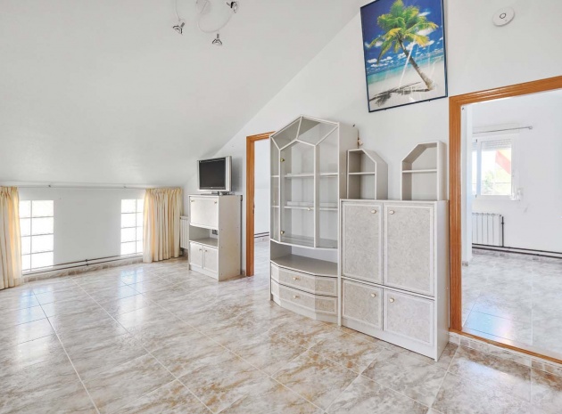 Resale - Villa - Pinar de Campoverde