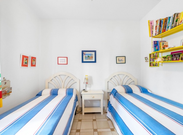 Resale - Apartment - Villamartin - valencias