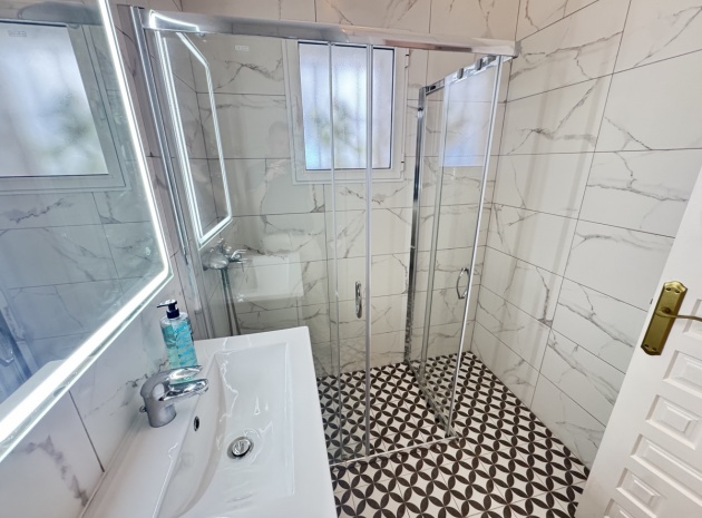 Resale - Villa - Villamartin - blue lagoon