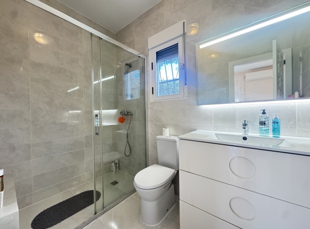 Resale - Villa - Villamartin - blue lagoon