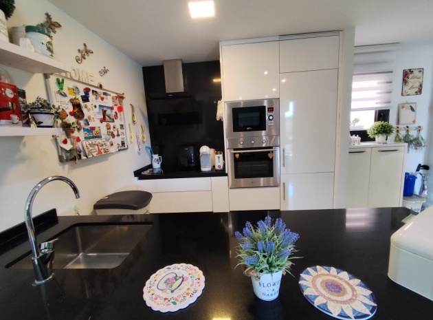 Resale - Apartment - Los Altos - Res. El Amanecer