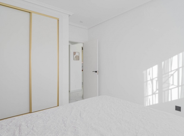 Resale - Apartment - Orihuela Costa - Playa Flamenca