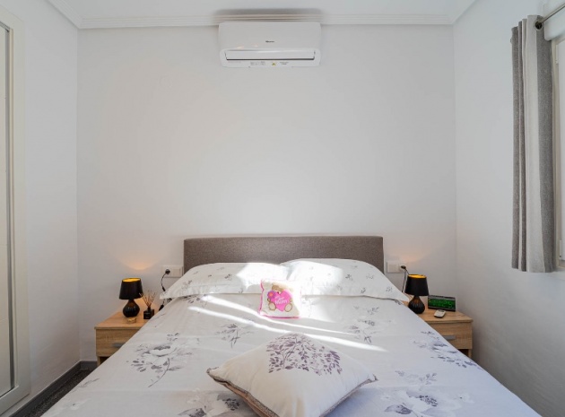 Wiederverkauf - Villa - Orihuela Costa - Los Altos